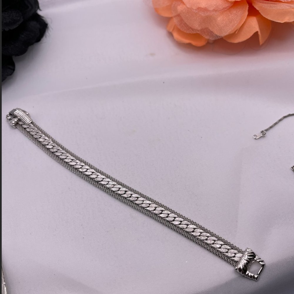 11.24.23.8 GORGEOUS ***RARE**** Goldette Silvertone Bracelet